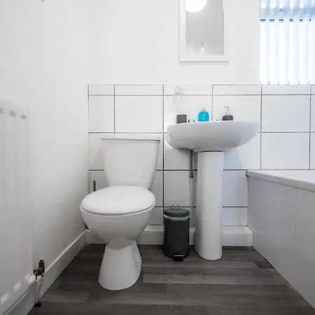 Tranmere House Workstays Uk Rates Direct